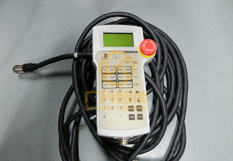 维修半导体专用安川机械手控制器ERCR-SS33-B000